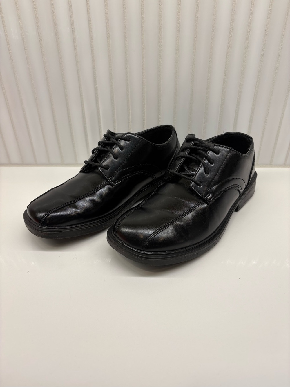 Classic Black Boy’s size 2.5W Oxford Lace-Up Dress Shoes